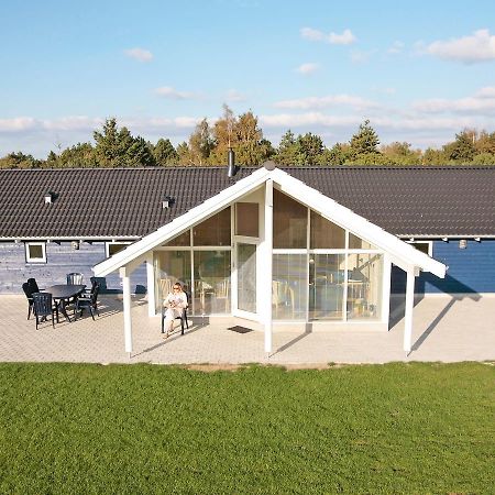 10 Person Holiday Home In R Dby Kramnitse Экстерьер фото
