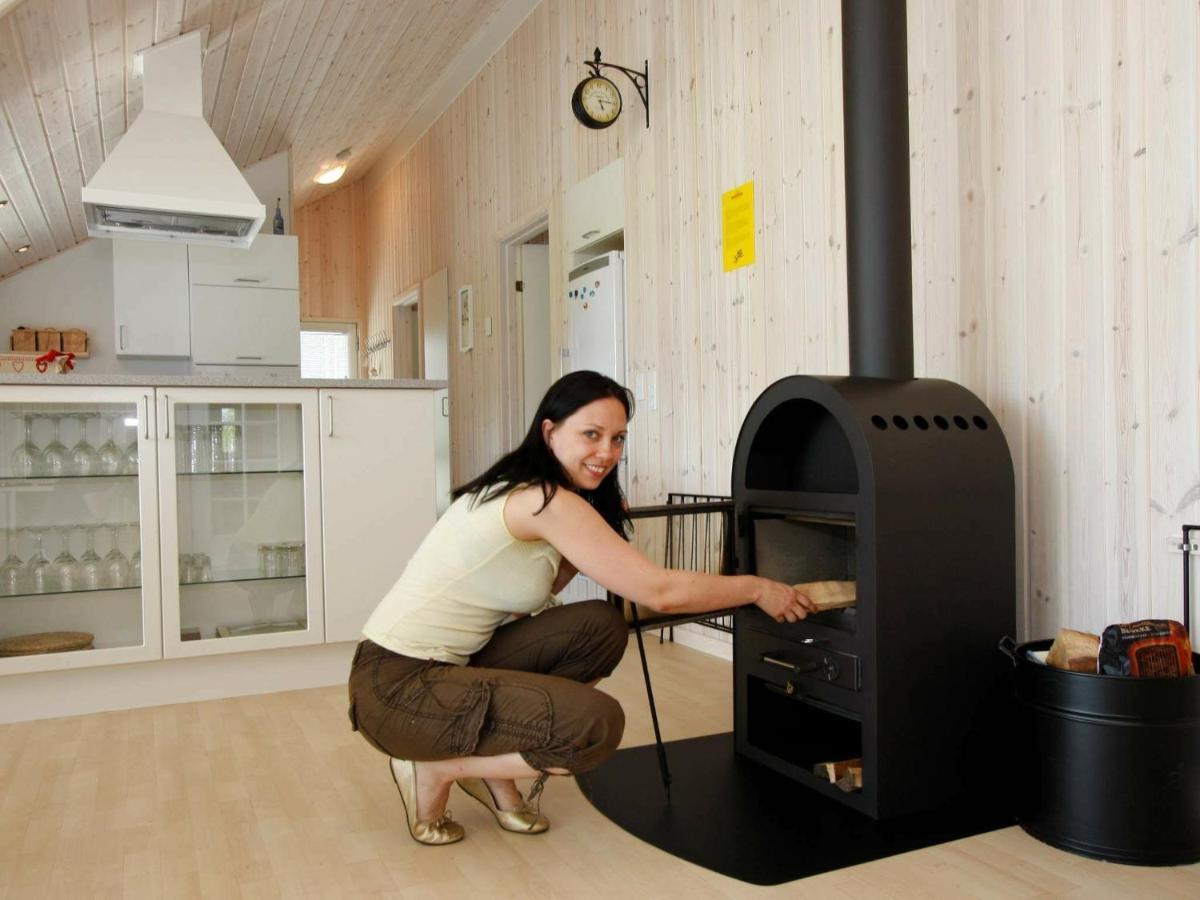 10 Person Holiday Home In R Dby Kramnitse Экстерьер фото